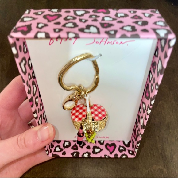 NWT $68 Betsey Johnson Gold and Pink Wine Picnic Basket Bag Charm - Picture 4 of 6